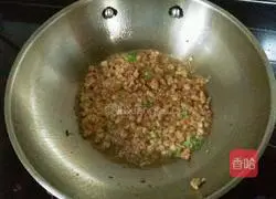 Illustration of how to make minced pork noodles 6