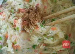 Illustration of how to make spiced potato pancakes 4