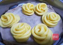 Illustration of how to make sweet potato and rose steamed buns 18