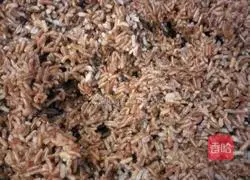 Illustration of how to make colorful whole grain fried rice 1