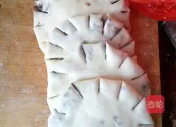 Illustration of how to make bean paste cake 3