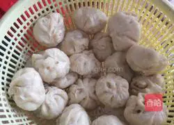 Illustration of how to make meat buns 4