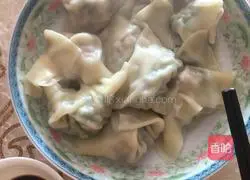 Illustration of making dumplings stuffed with mushrooms, green vegetables and pork 12