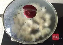 Illustration of how to make pan-fried wontons 3