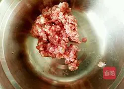 Illustration of how to make potato and pork dumplings 3