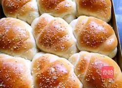 Illustration of how to make brown sugar steamed buns 18