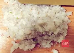 Illustration of how to make fresh meat and shrimp wontons 5