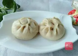 Round buns...Illustration of how to make fennel meat filling 21