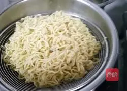 Illustration of how to make fried noodles 4