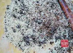 Illustration of how to make brown sugar and sesame glutinous rice cakes 1