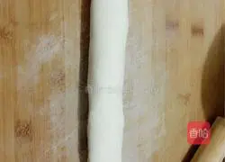 Illustration of how to make pork and fennel dumplings 6