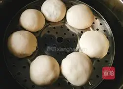 Illustration of how to make steamed buns with dried plums and vegetables 15