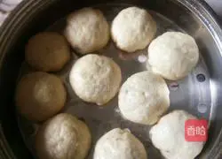 Illustration of how to make milk-flavored steamed buns 12