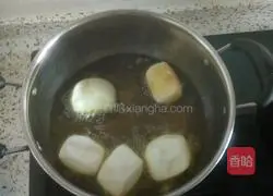 Illustration of how to make gold and silver steamed buns 2