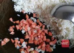 Illustration of how to make egg fried rice 11