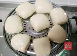 Illustration of how to make white flour steamed buns 18