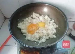 Illustration of how to make sausage golden chicken fried rice 6