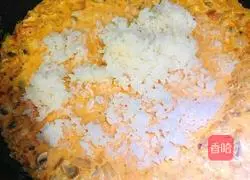 Illustration of how to make a super simple dish for beginners [Chili Sauce Thick Cheese Meal] 12