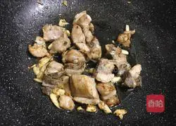 Illustration of how to make braised pork ribs with rice 5