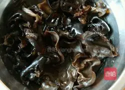 Illustration of how to make wontons 1