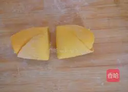 Illustration of how to make pumpkin rose steamed buns 14