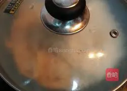 Illustration of how to make cucumber noodles 5