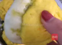 Illustration of how to make double-layer buns 1