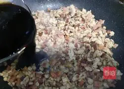 Illustration of how to make minced pork and ham fried rice 9