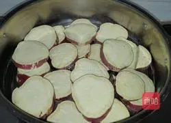 Illustration of how to make sweet potato cakes 2