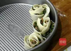 Illustration of how to make rose dumplings 7