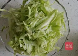 Illustration of how to make old Beijing-style bacon fried cakes 4