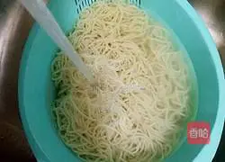 Cantonese Style Soy Sauce Royal Fried Noodles Recipe Illustration 5