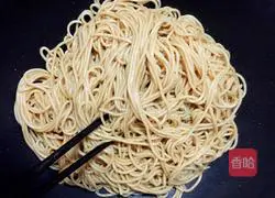 Illustration of how to make scallion oil noodles 6