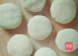 Illustration of how to make hot noodle cake 6