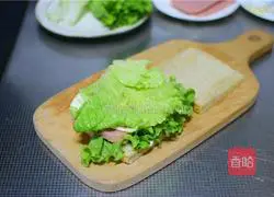 Illustration of how to make ham sandwich 10
