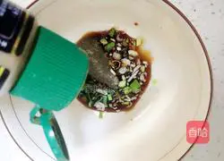 Illustration of how to make fresh wontons 4