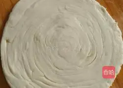 Illustration of how to make straw hat cake 9