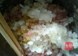 Illustration of how to make oyster mushroom and pork wontons 6