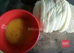 How to make fried egg steamed bun slices Illustration 2