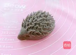 Illustration of how to make black rice noodles little hedgehog steamed buns 10