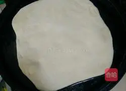 Illustration of how to make large green onion pancake 10