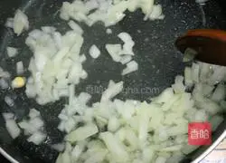 Illustration of how to make ham, corn and egg fried rice 5