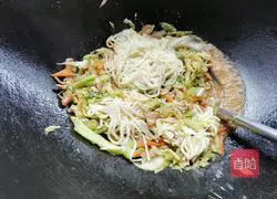 Illustration of how to make cabbage fried noodles 8