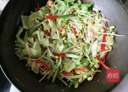 Illustration of how to make fragrant fried noodles 4