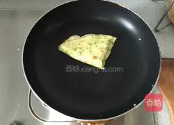 Illustration of how to make green onion egg pancake 9