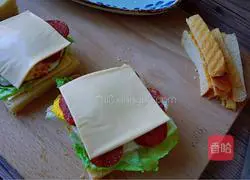 Illustration of how to make salami sausage sandwich 9