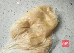 Illustration of how to make banana pancakes 3