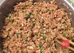 Illustration of how to make Tianjin Chuyi vegetarian dumplings 6