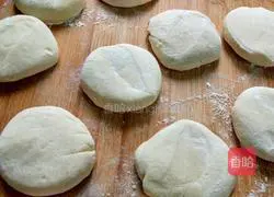 Illustration of how to make sugar and oil cakes 6