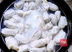 Illustration of how to make vegetarian three fresh dumplings 12